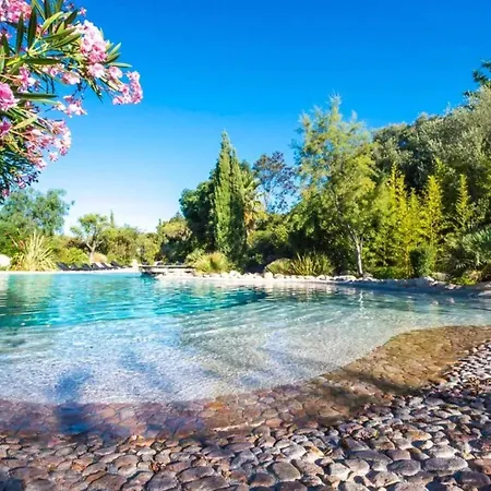 Feriehus Charmante Maison A Avec Piscine Partagee