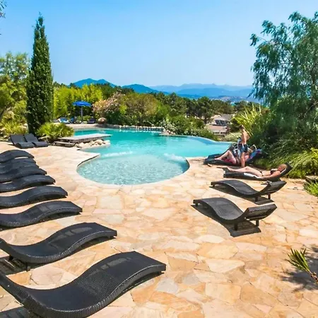Charmante Maison A Avec Piscine Partagee 펜션