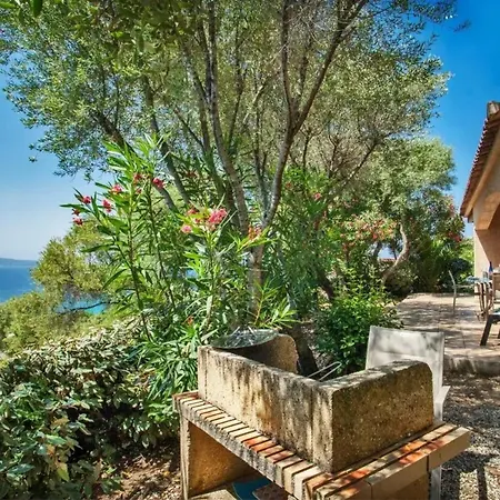 Charmante Maison A Avec Piscine Partagee * 오므또