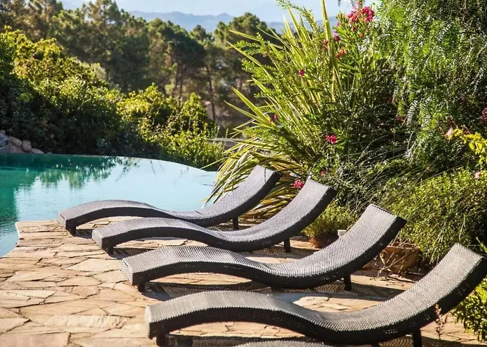 Charmante Maison A Avec Piscine Partagee 펜션