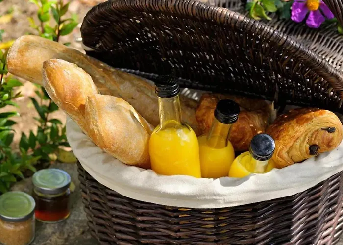 펜션 Charmante Maison A Avec Piscine Partagee *