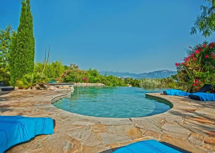 Charmante Maison A Avec Piscine Partagee 펜션 *